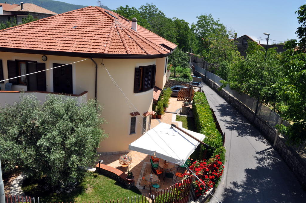 Bed and Breakfast A 2 Passi Dagli Dei Аджерола Экстерьер фото