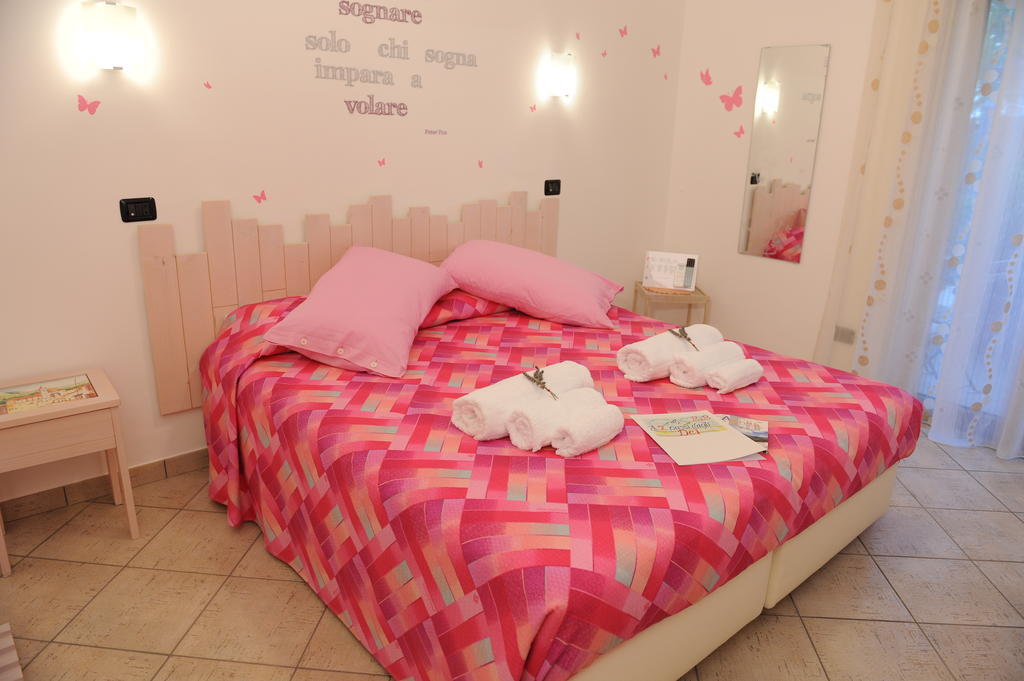 Bed and Breakfast A 2 Passi Dagli Dei Аджерола Номер фото